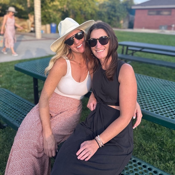 Meet your Posher, Hilary - Picture 3 of 3